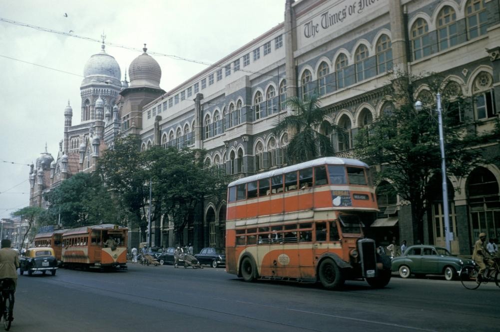 月经耽误工作怎么办？每年有10万印度女人割掉子宫，只为多挣钱！