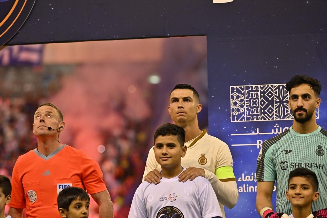 c罗本泽马梅西相聚沙特,c罗和本泽马年薪