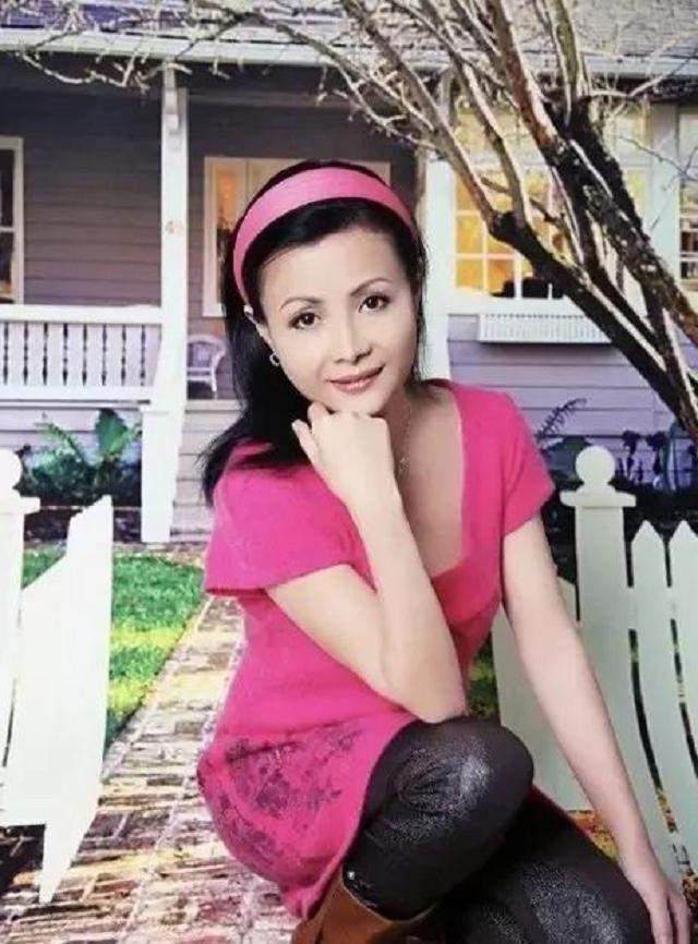 “炫富鼻祖”郭美美：坐拥干爹无数，出狱后因卖假药二进宫