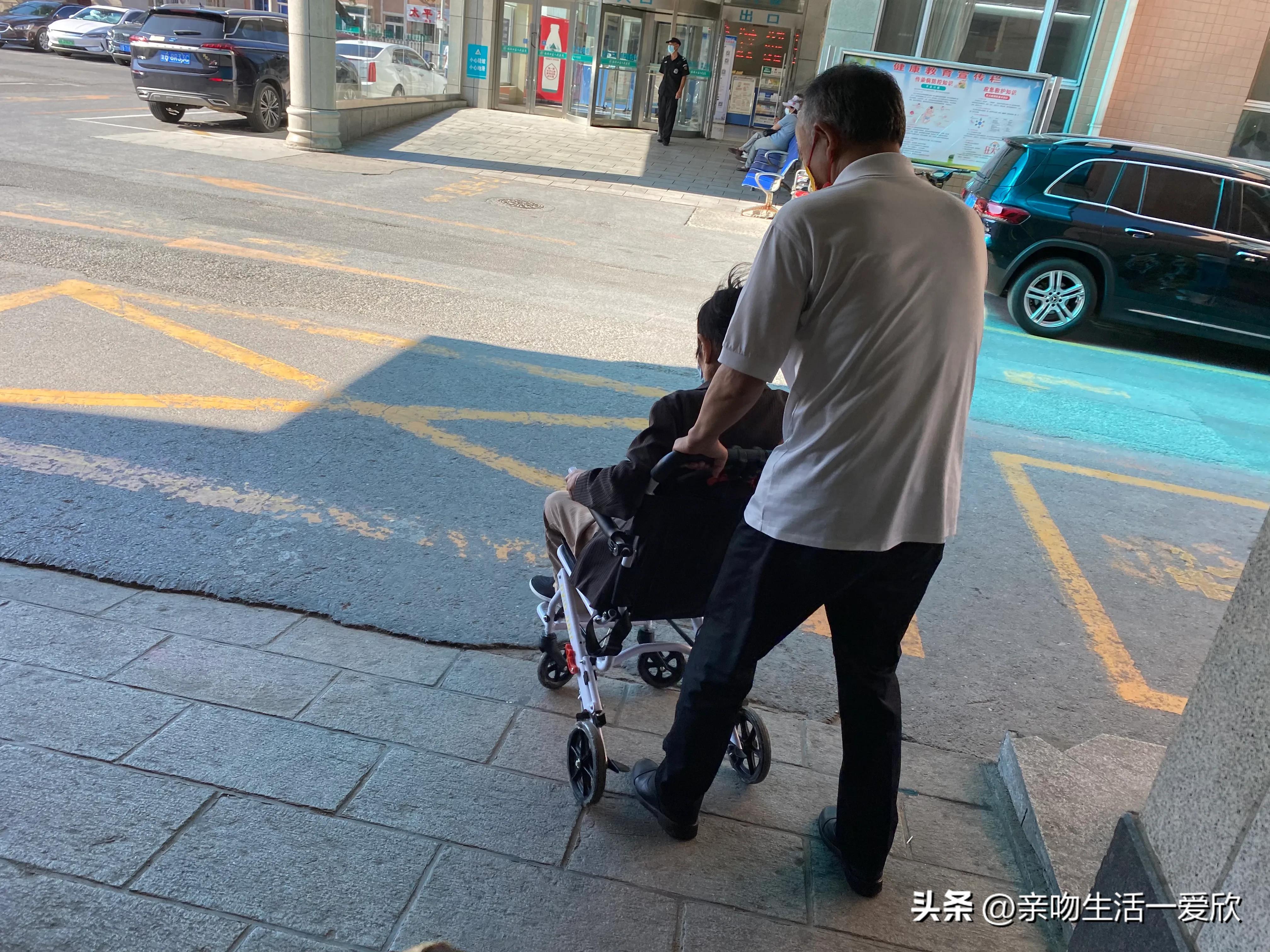 新冠二阳三阳有什么症状,新冠三阳的人陆续出现