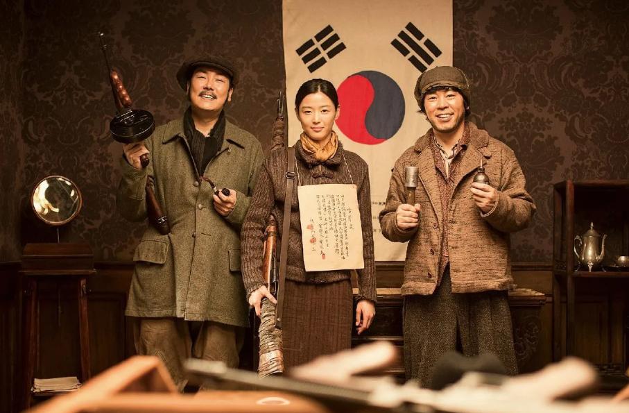 无枪社会的日韩，为啥警察人手一枪？答：听爸爸的话