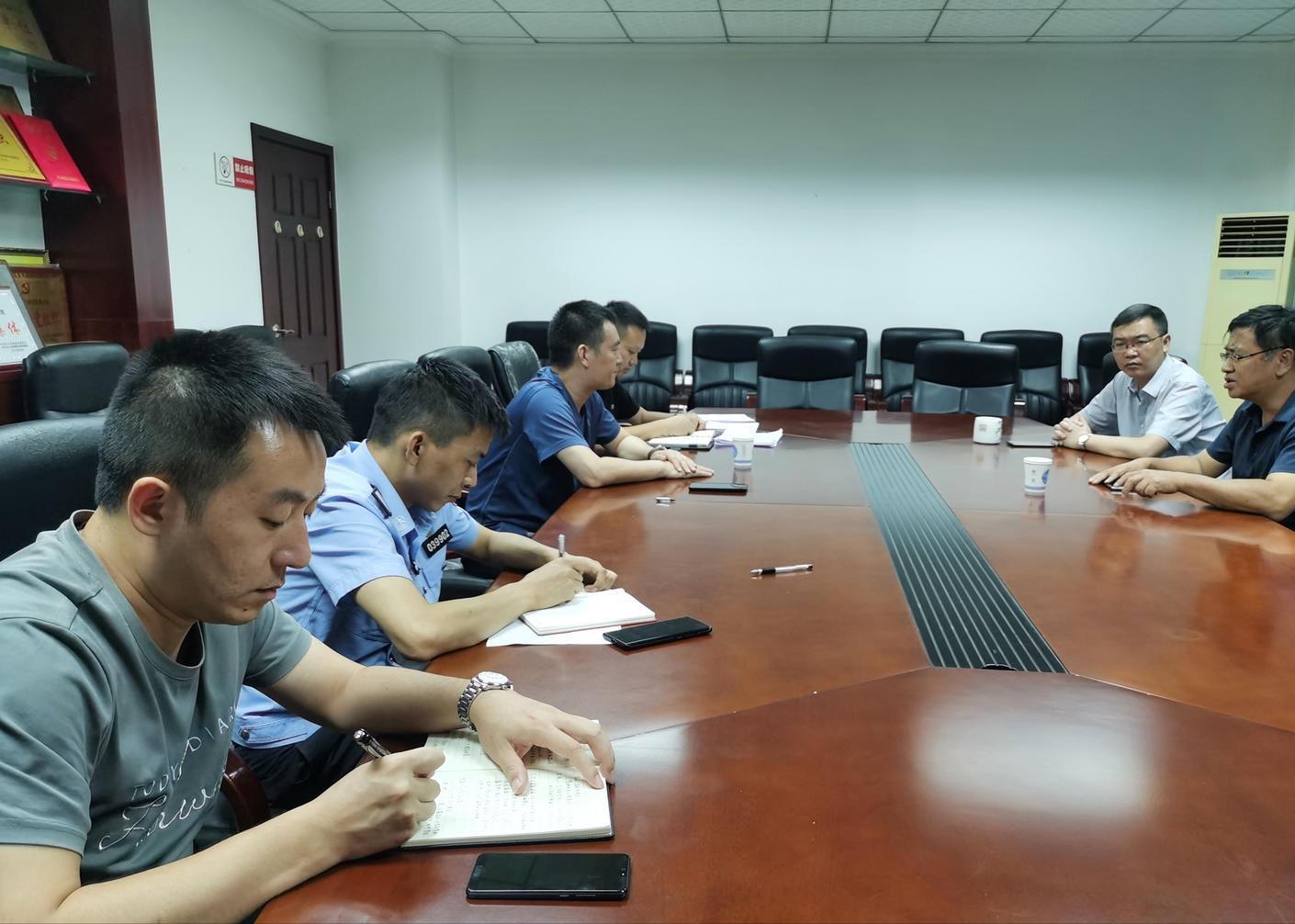 2021年，四川27岁无业游民，日入510万，民警破门逮捕时大受震撼