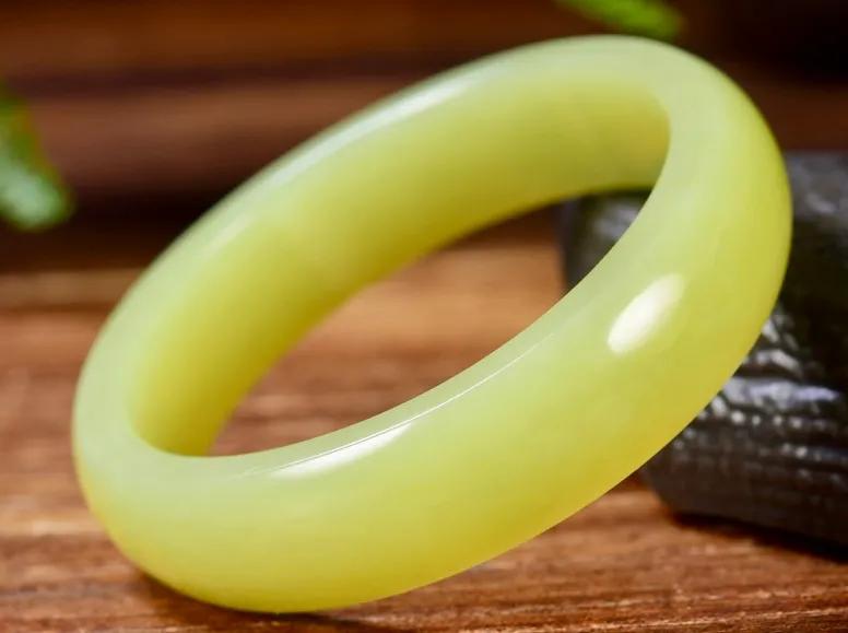 物有所值黄金,两千价位的和田玉手镯