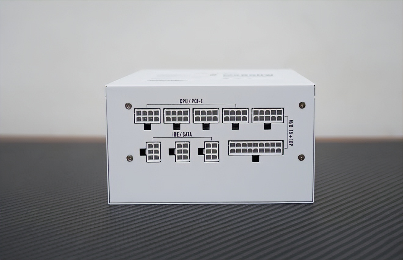 双11装机汇报:13700KF+七彩虹Z790+骨伽天吴T5水冷投入1个W