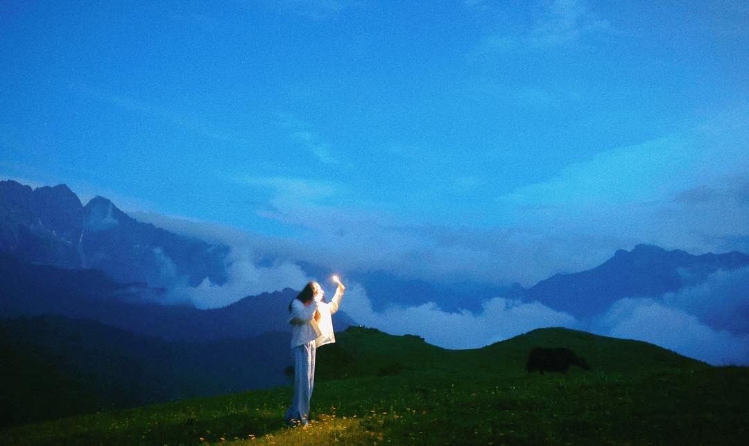 高原云海徒步登山感受,户外徒步登山看云海