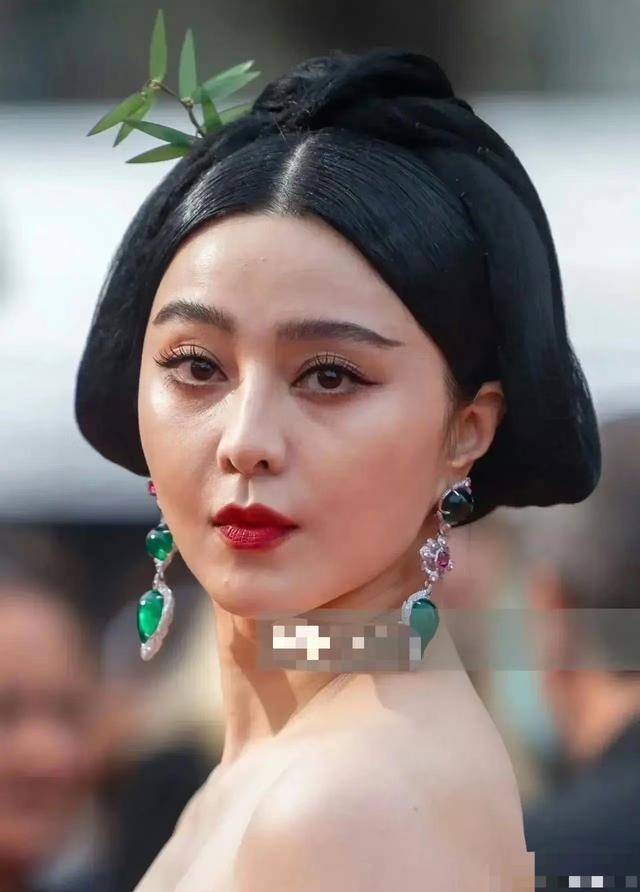 范冰冰戛纳红毯华美瞬间回顾,范冰冰曾经的戛纳红毯