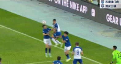 1-1！中超精彩大战：25犯+8黄+中框+救险+冲突，4万人见证