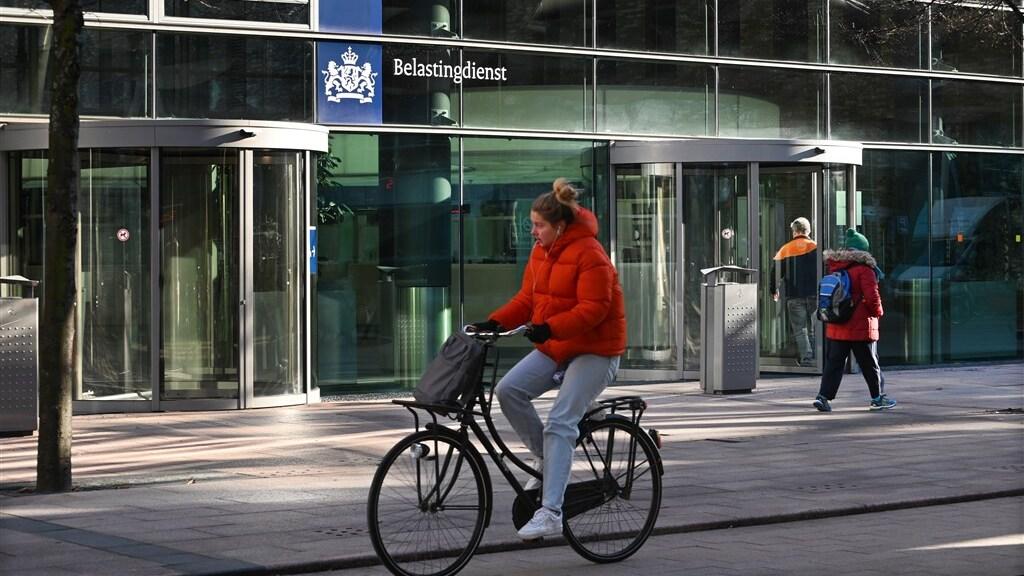 荷兰税务局每年征税时间,荷兰税务退税15元