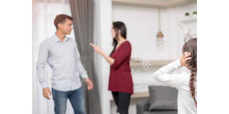 56岁阿姨：我爸和继母恩爱50年，继母去世，我才知道一切都是假象