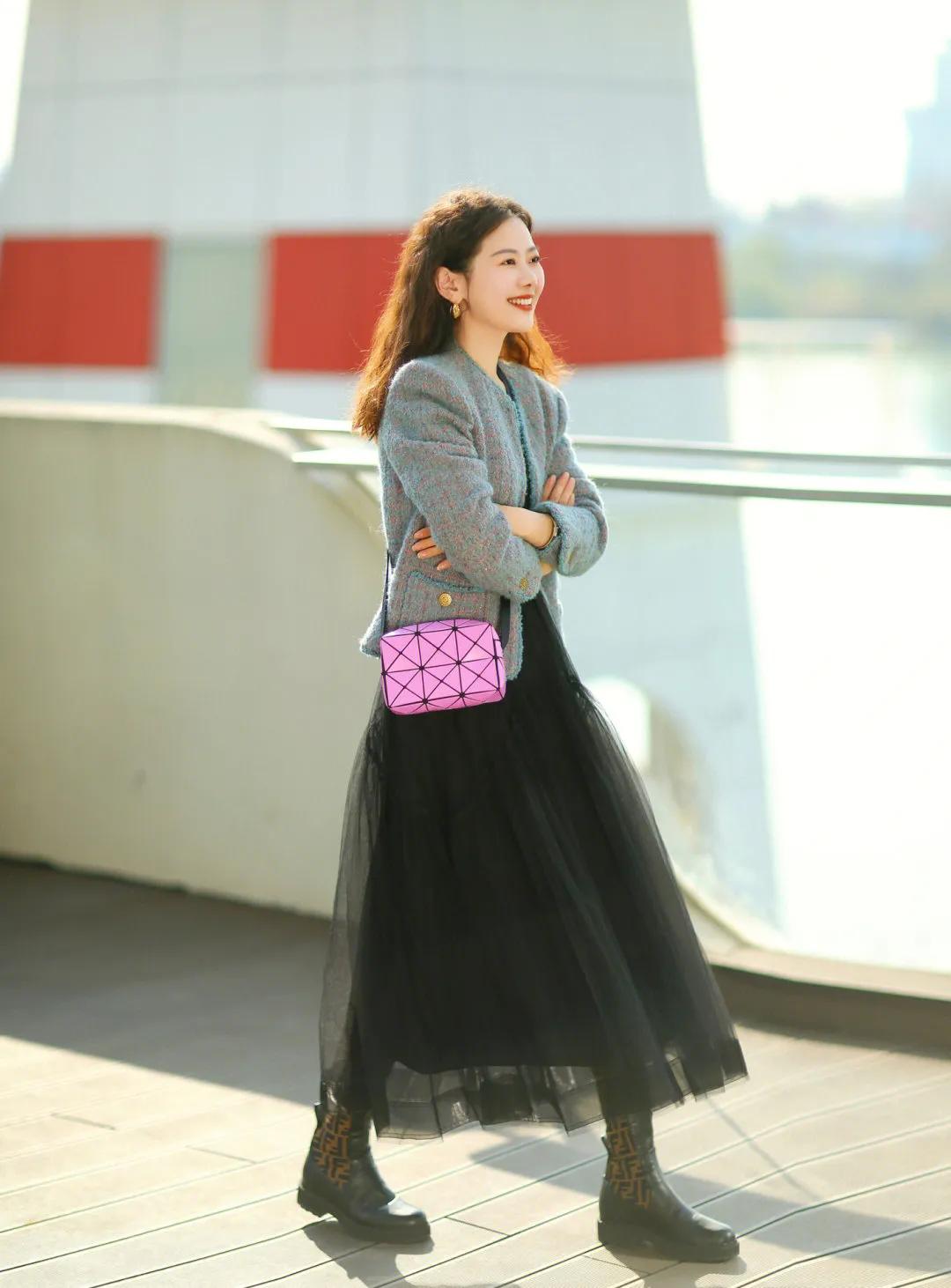 小香风外套高级洋气小个子穿,气质减龄穿搭小香风外套时尚潮流