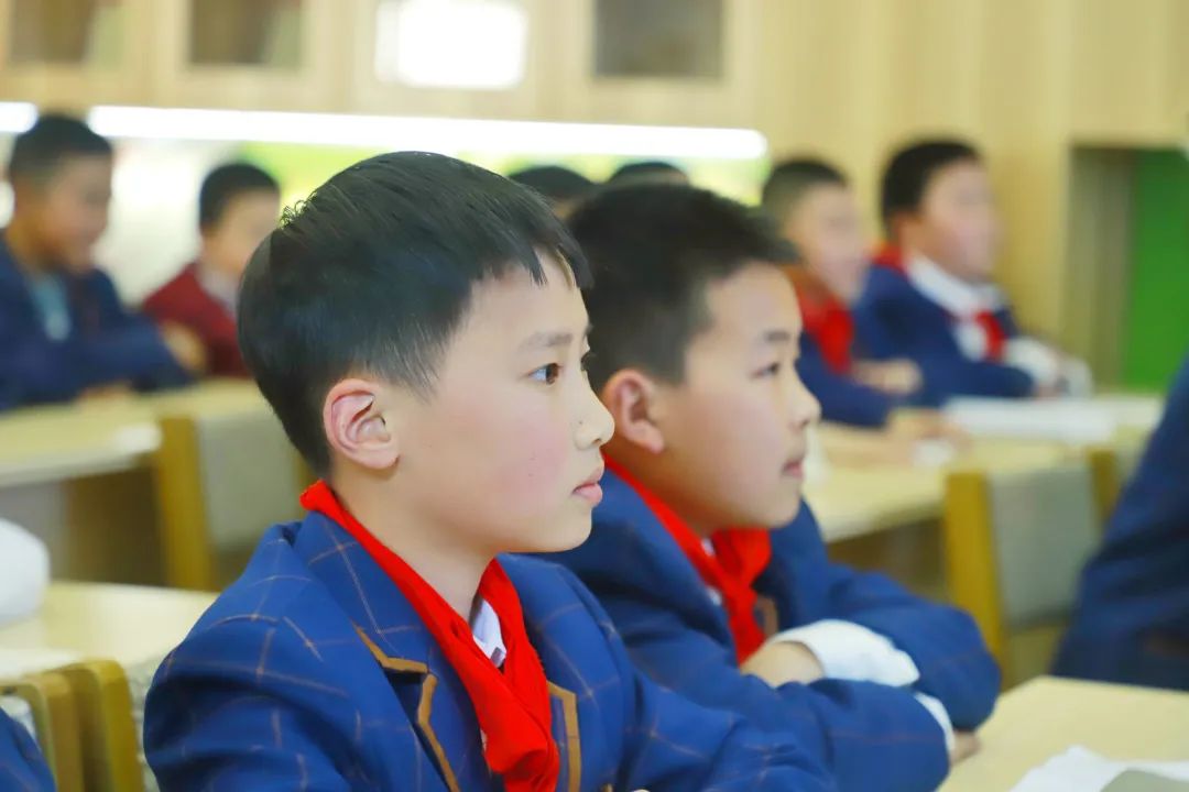 清明祭英烈警营朗诵,向英烈致敬清明诗歌朗诵小学生