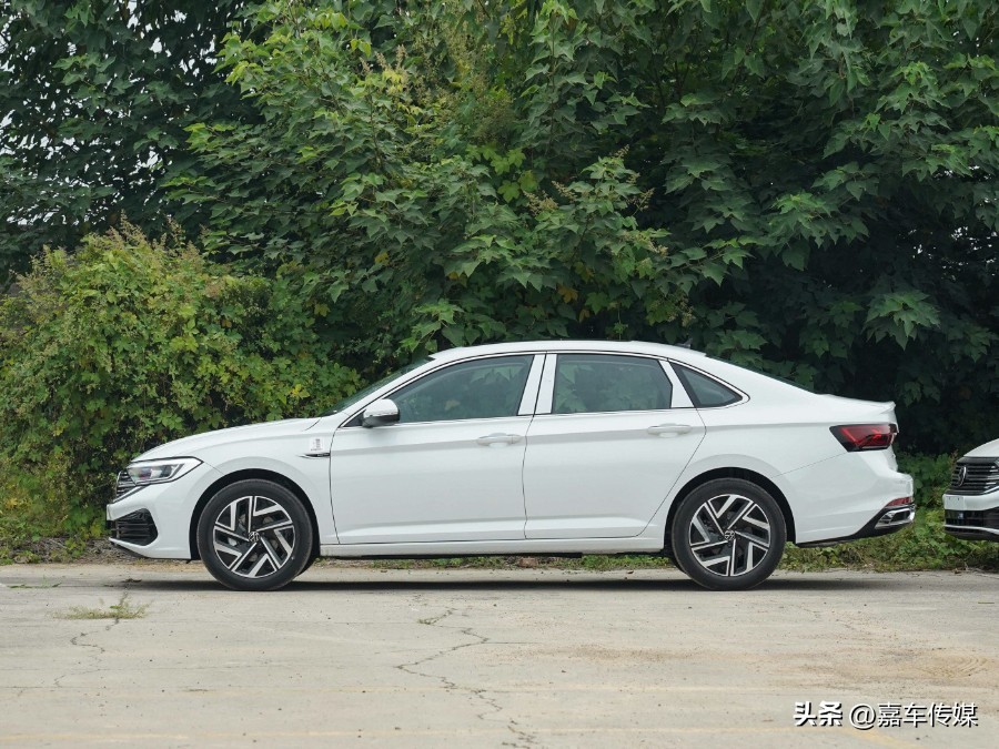 2022款凌渡和2023款速腾哪个好,上汽大众凌渡对比一汽大众速腾