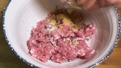 用圆白菜包肉馅做法大全,用圆白菜做菜包