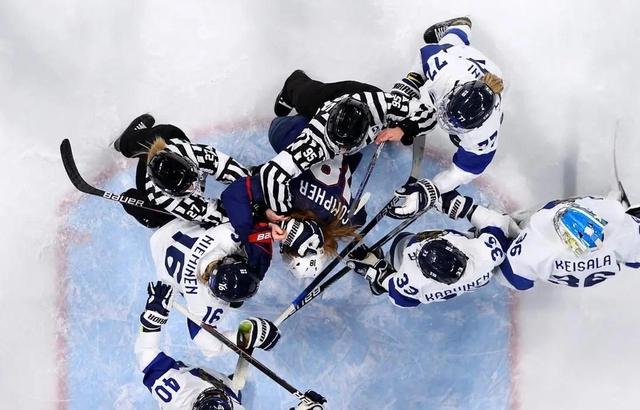 冰球比赛打架名场面,冰球打架正常吗