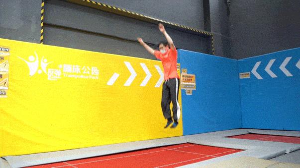 499元蹦床公园,5000平蹦床公园