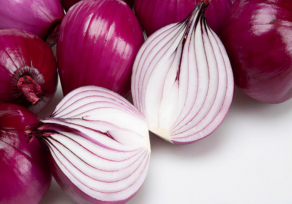 公狗幼犬尿尿流血怎么回事,小狗狗小便时为什么会出血