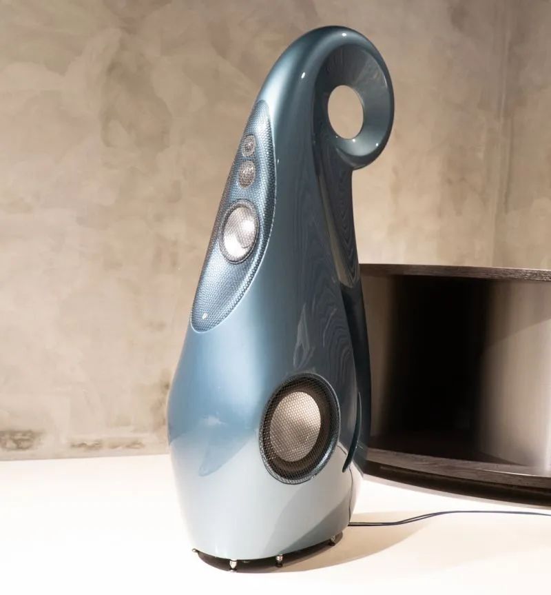 它有种魅力，让你还想听更多VividAudioGiyaG2落地音箱