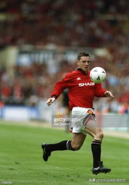 号称赞助过球王贝利拳王阿里的美国潮牌，靠曼联王朝92班昙花一现