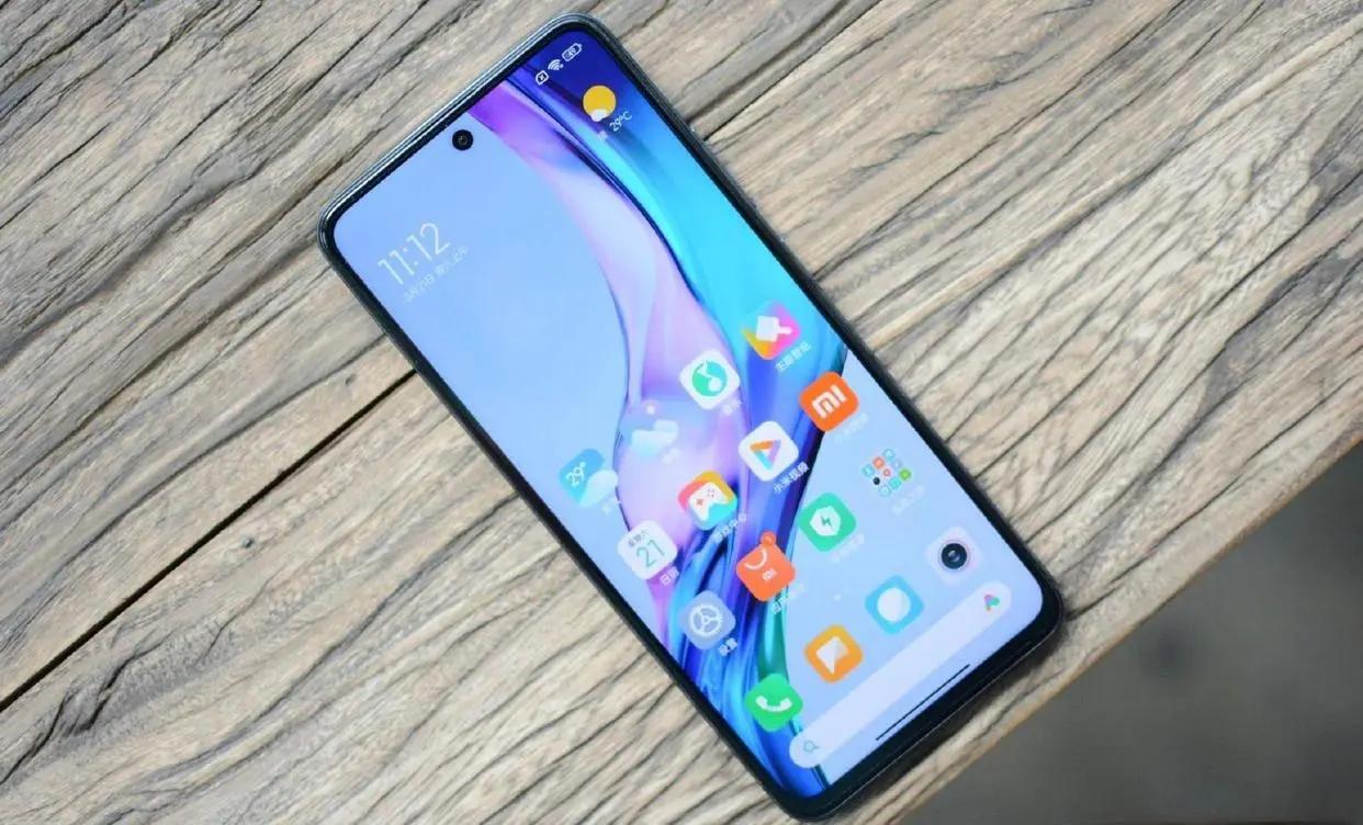 目前新手机哪款最值得买,1000到2000手机推荐高颜值高性能