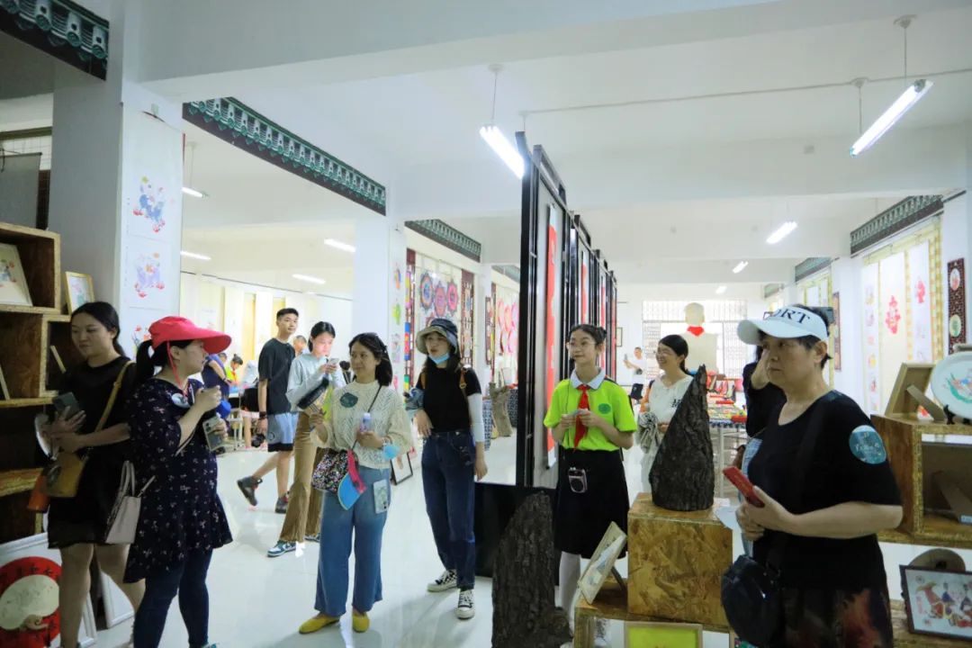 千百年前古人听的洞经古乐、吃的酥饼、画的木刻年画...这一次我们给你包圆了