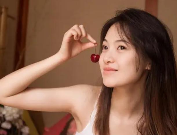 外阴有一根白毛是怎么回事,外阴有根白毛是怎么回事