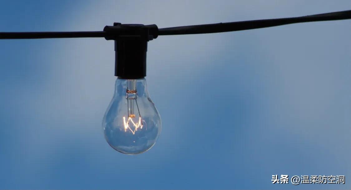 灯泡的故事文字,灯泡的简介
