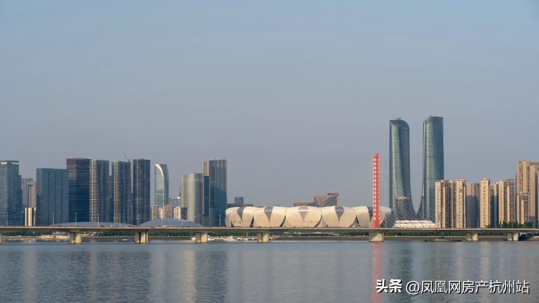 奥体沿江一线，高空“王炸”藏品现世