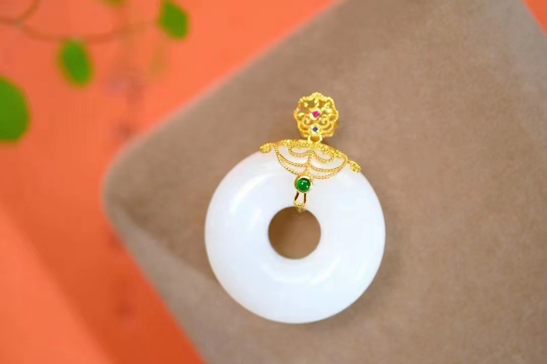 和田玉手镯真假鉴别方法,和田玉碧玉真假的鉴别方法