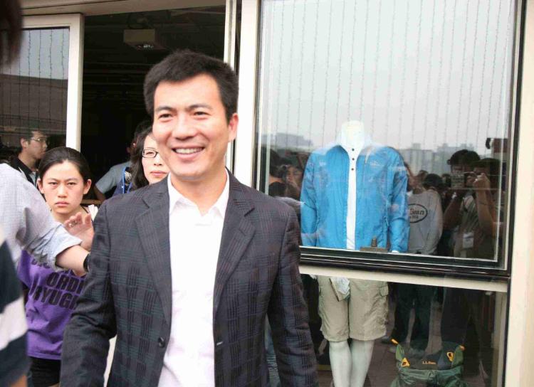 黄健翔离开央视后,黄健翔辞职演讲