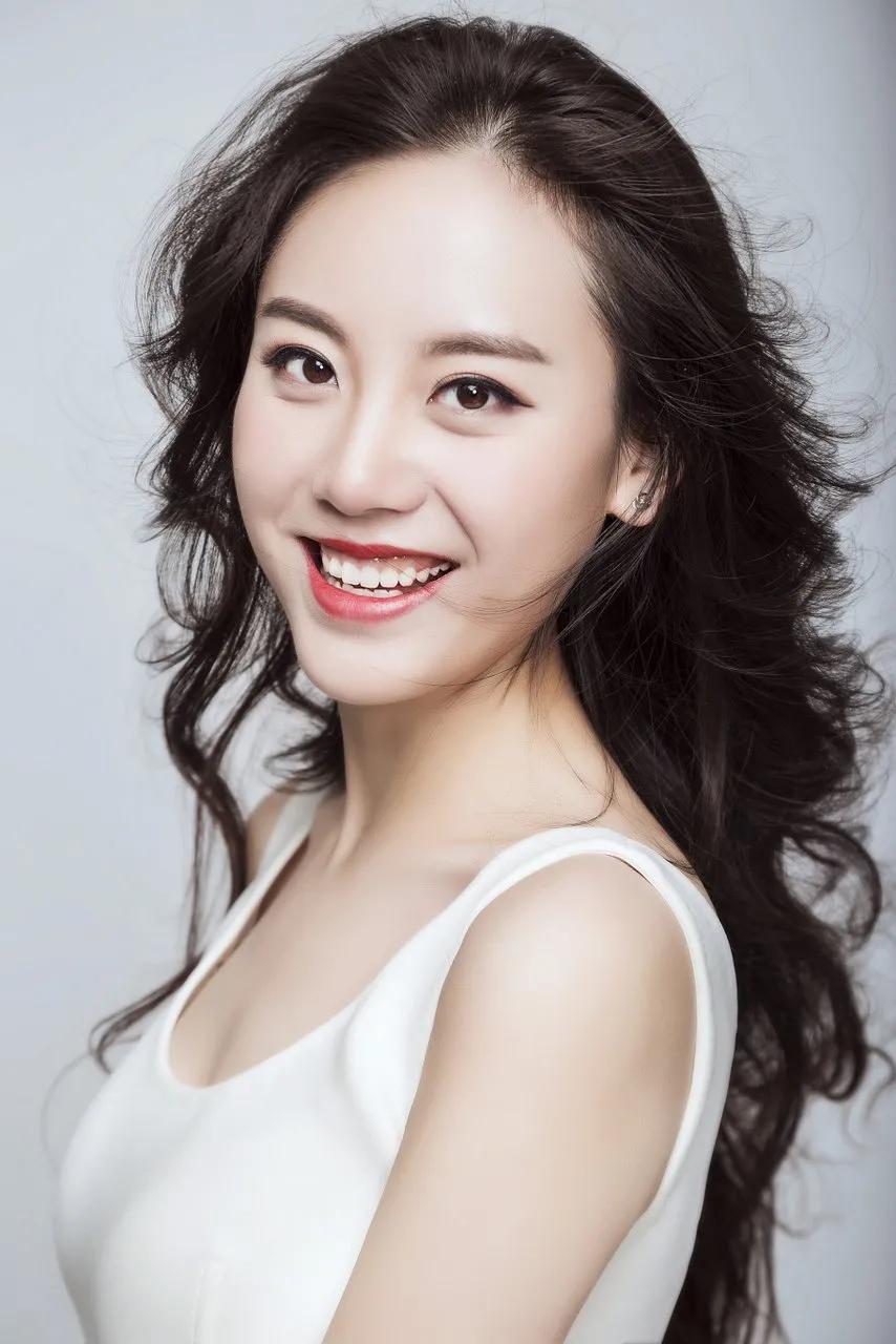 貌美如花的懒女人阿芯