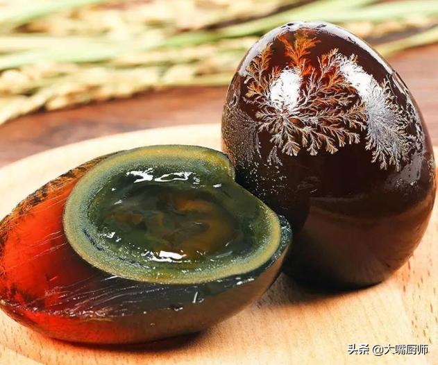 凉拌皮蛋，3种调料必不可少，没碱味不苦涩，爽滑鲜美，吃着舒服