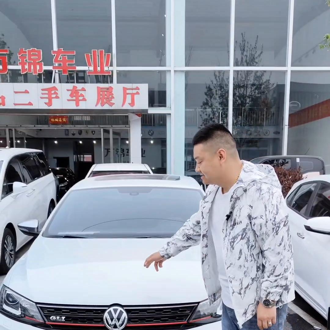 关注我带你了解更多二手小汽车