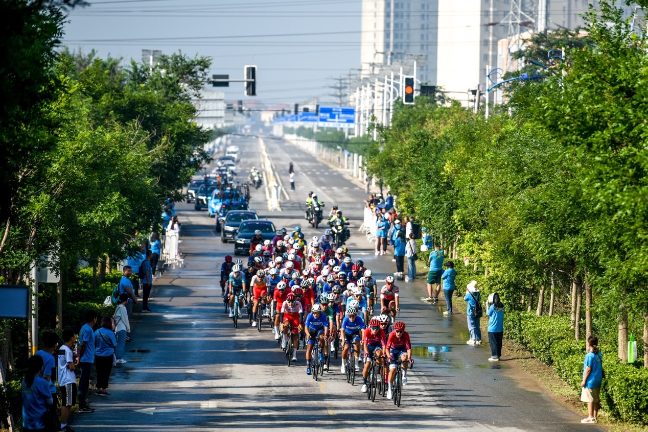 国家级公路自行车比赛,环湖自行车赛精彩开赛