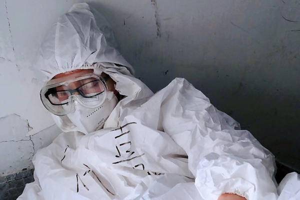 奋战在抗疫一线的明星,连续奋战在防疫一线