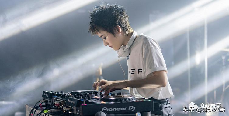 演唱会打碟曾轶可,演唱会耍大牌打碟