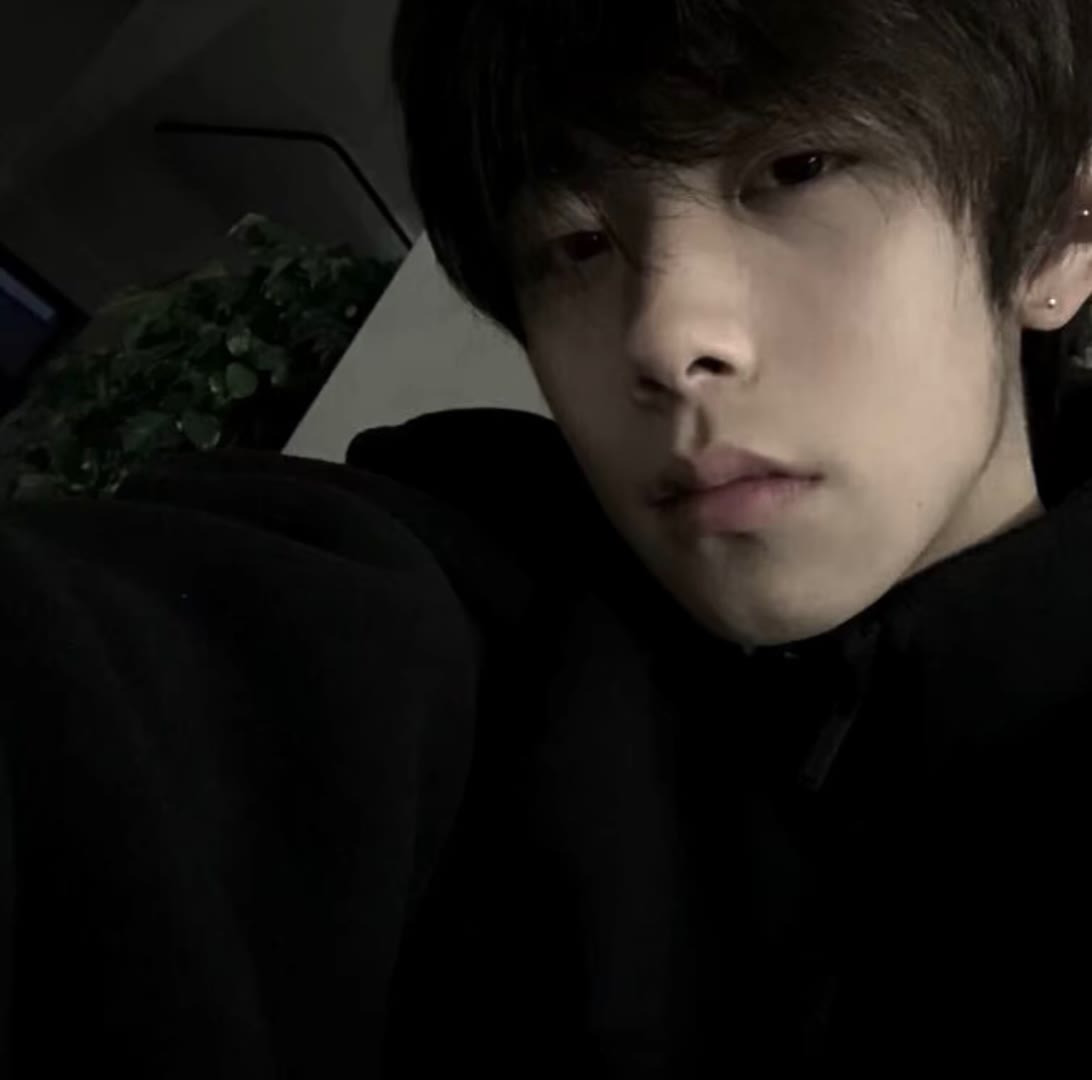 氛围感男生头像真人戴耳机,氛围感男生头像成熟稳重高清