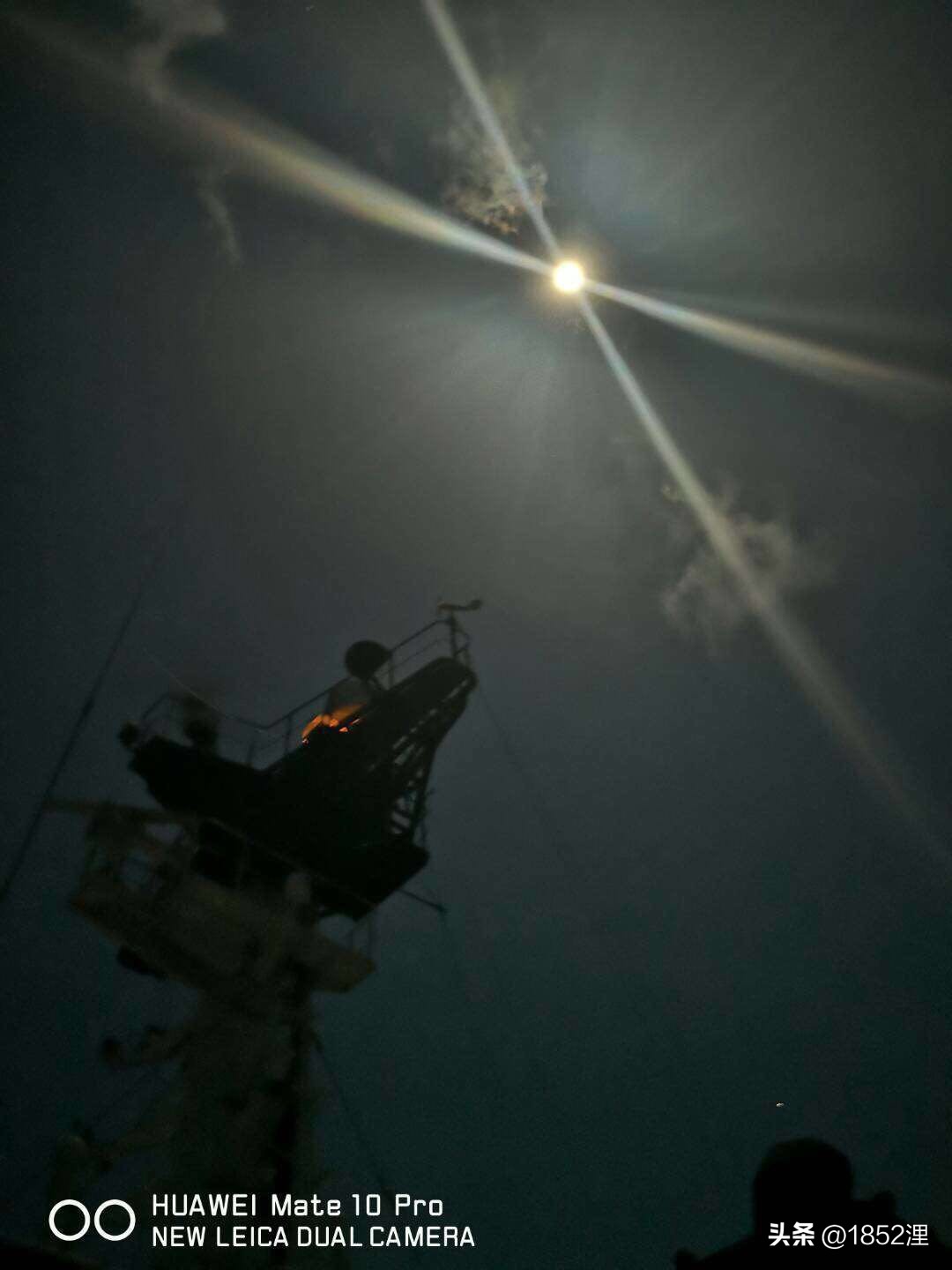 每晚11点船长都能准时收到一则同样电话号码发来的恐吓短信!