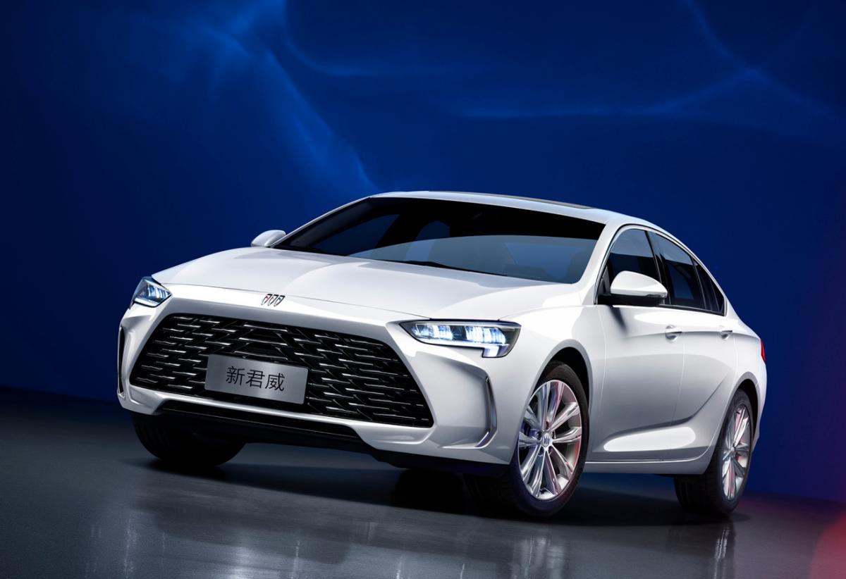 1.5t的别克新君威值不值得买,15万买新君威还是二手君越