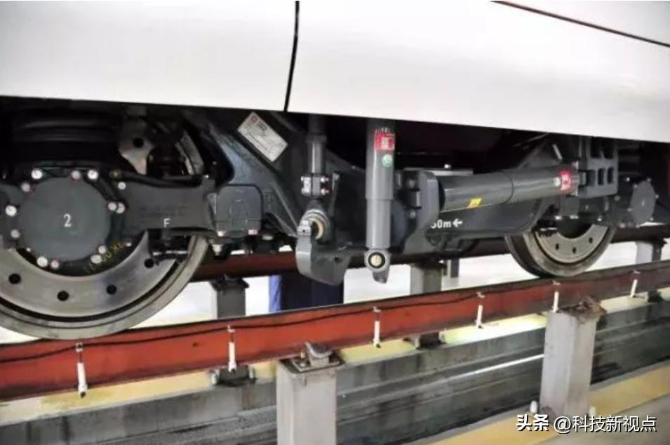 高铁的刹车系统是什么样子的,高铁刹车制动系统有什么区别