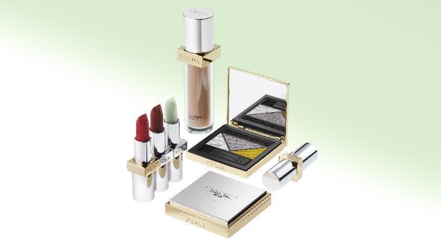 prada彩妆效果,prada唇膏在美妆界地位