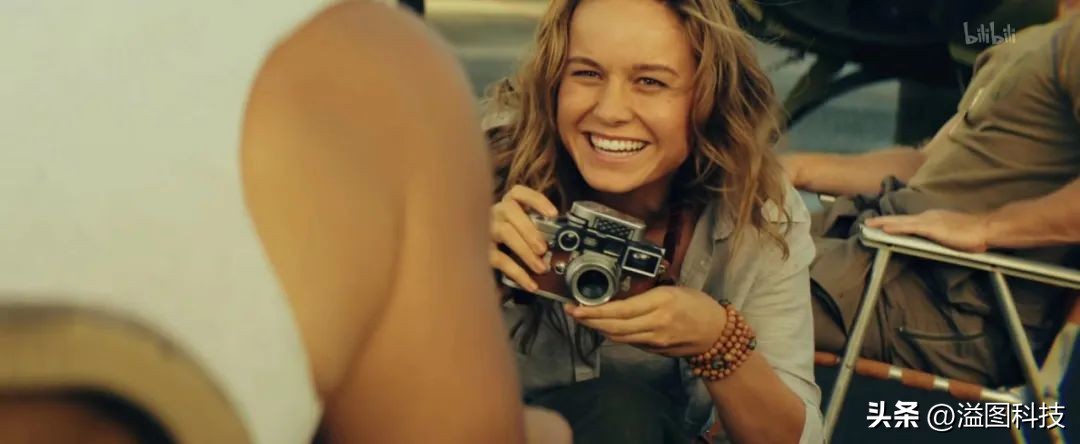 小丸子都说贵！盘点剧中出现的徕卡相机