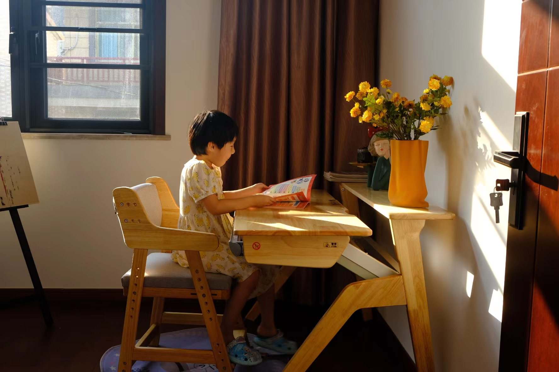 怎么选购学习桌椅,如何挑选学习桌椅品牌