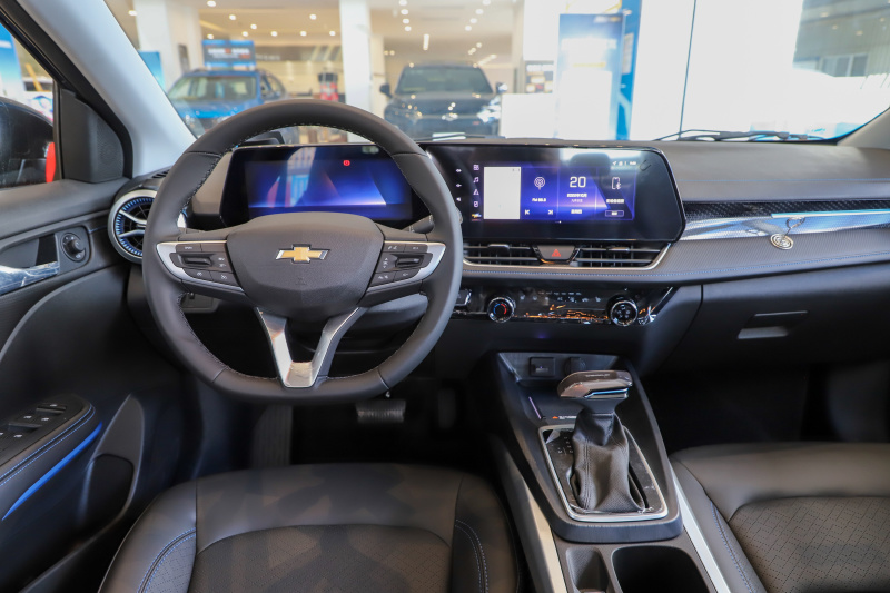 雪佛兰科鲁泽5到10万左右,雪佛兰科鲁泽20241.3t轻混什么意思