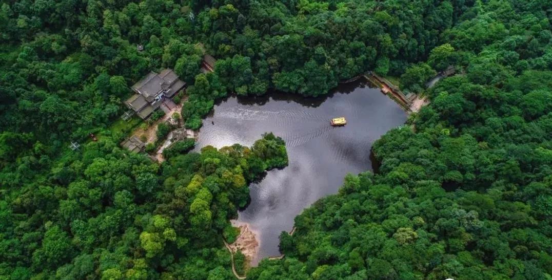 拜水都江堰问道青城山是诗词吗,拜水都江堰问道青城山完整版