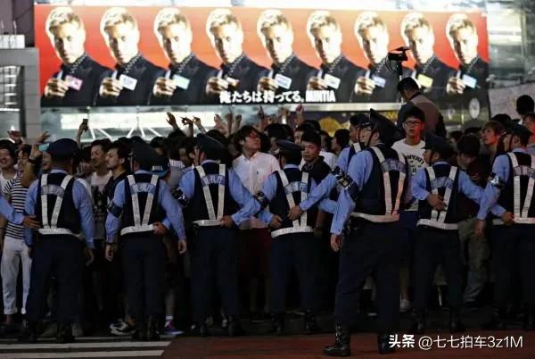 日本队打扫更衣室后续,日本队赛后打扫球场更衣