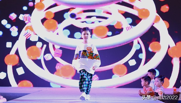 百名萌娃才艺大赛,六岁萌娃才艺展示萌翻全场