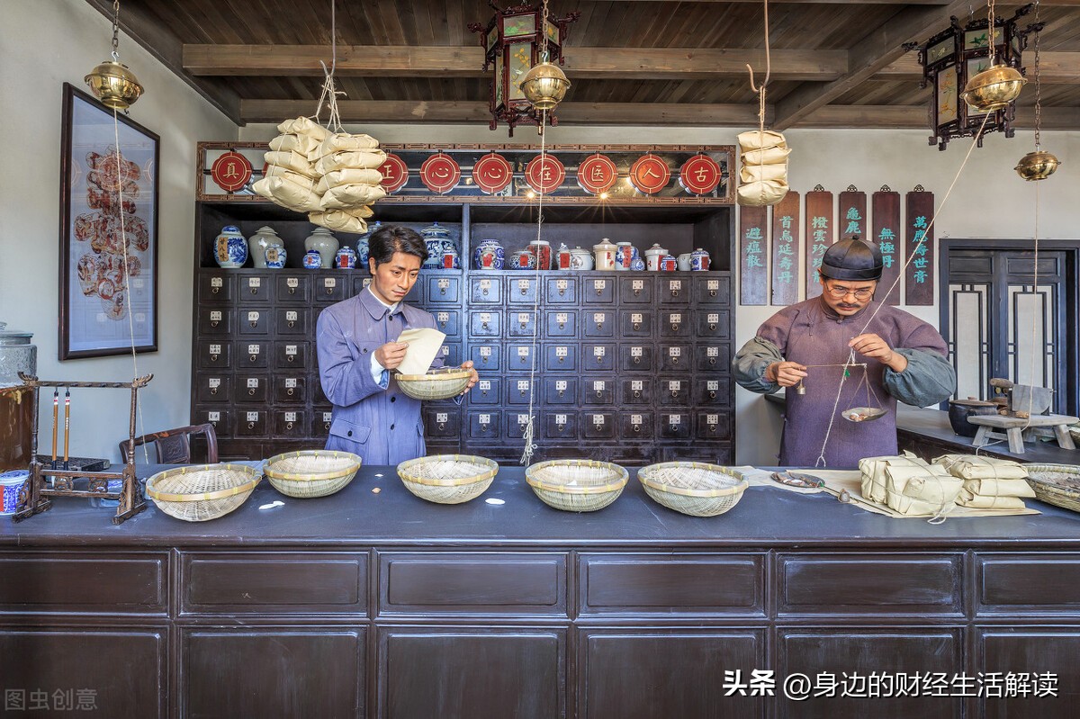 隔着50米就有一个药店！药店是如何赚钱的？告诉你真相