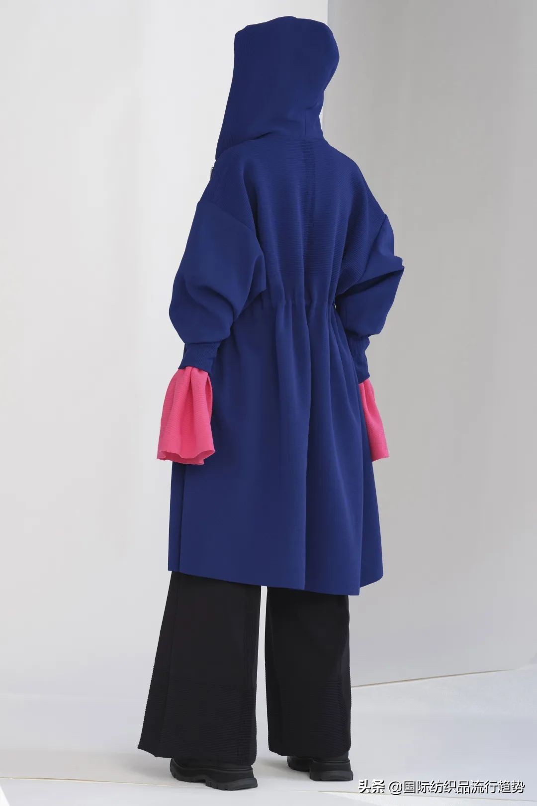 把服装当作思想的容器！看高桥祐介将美学融入到针织艺术中