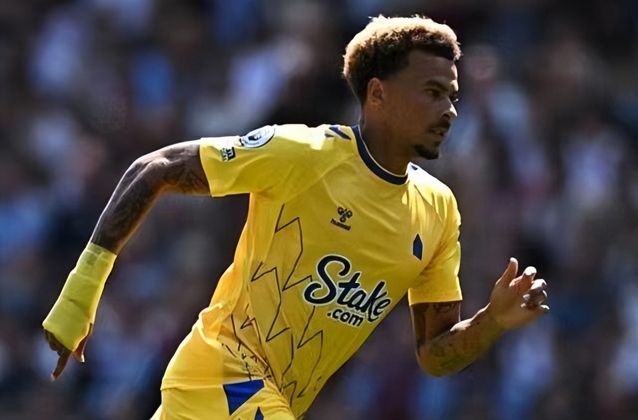 格雷泽正式出售曼联部分股权,曼联花费了多少钱引进格雷泽家族