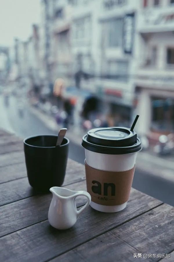 开保时捷住800万别墅,开保时捷911去买兰博基尼